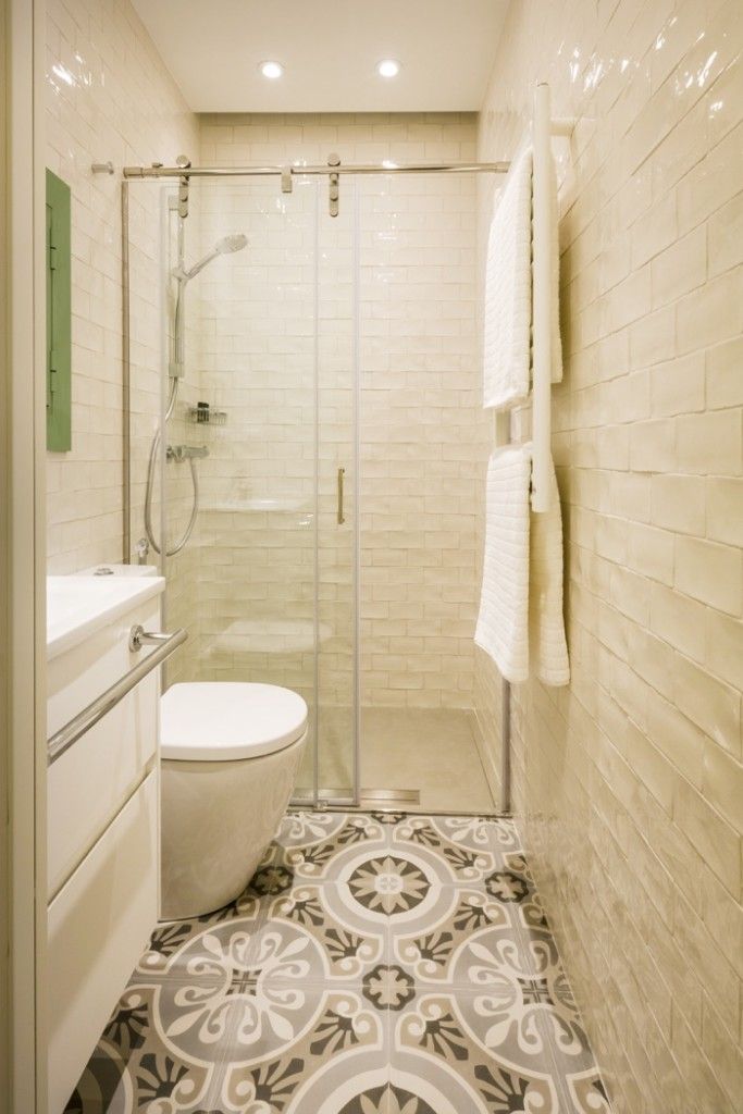 distribución abierta y funcional. baño