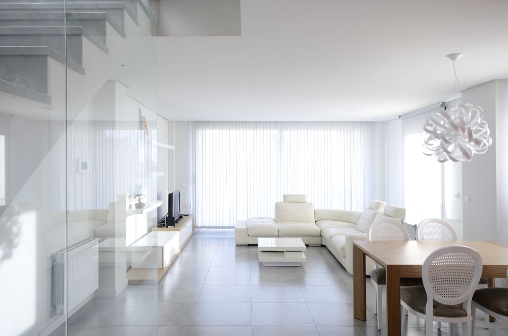 Sofá de cuero blanco para decorar el salón