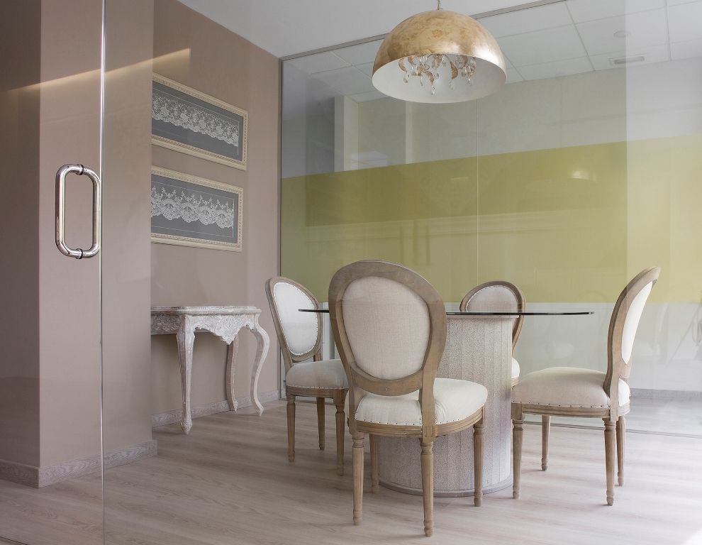 encajes y puntillas. sala reunión santos textil