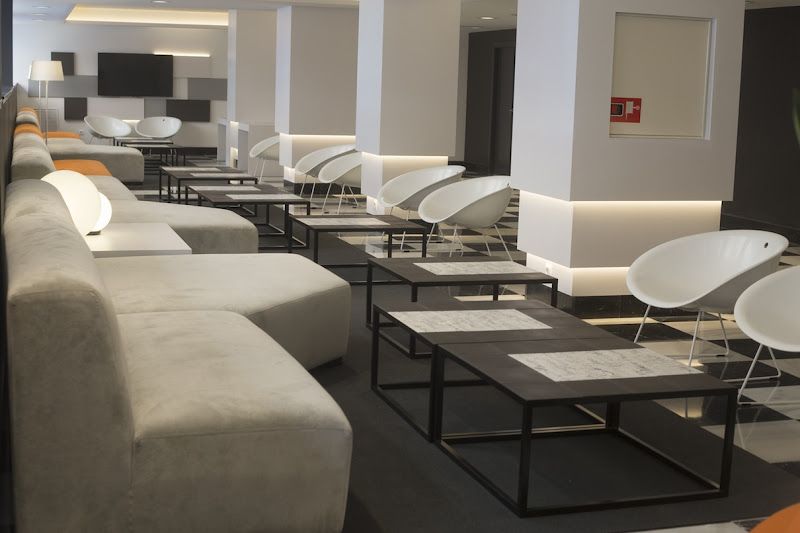 mobiliario de hotel Montecarmelo en salon