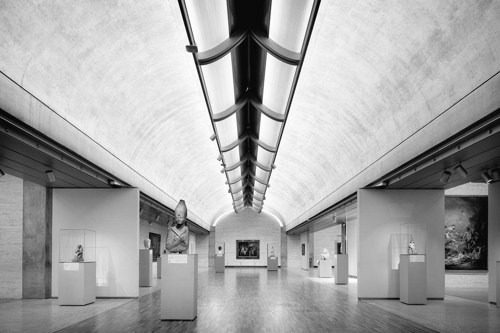 Iluminación técnica en diseño de interiores de museos