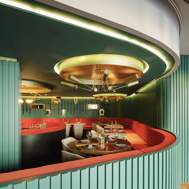 Detalle de iluminación en diseño de restaurante de la reina Detalle de iluminación en diseño de restaurante de la reina