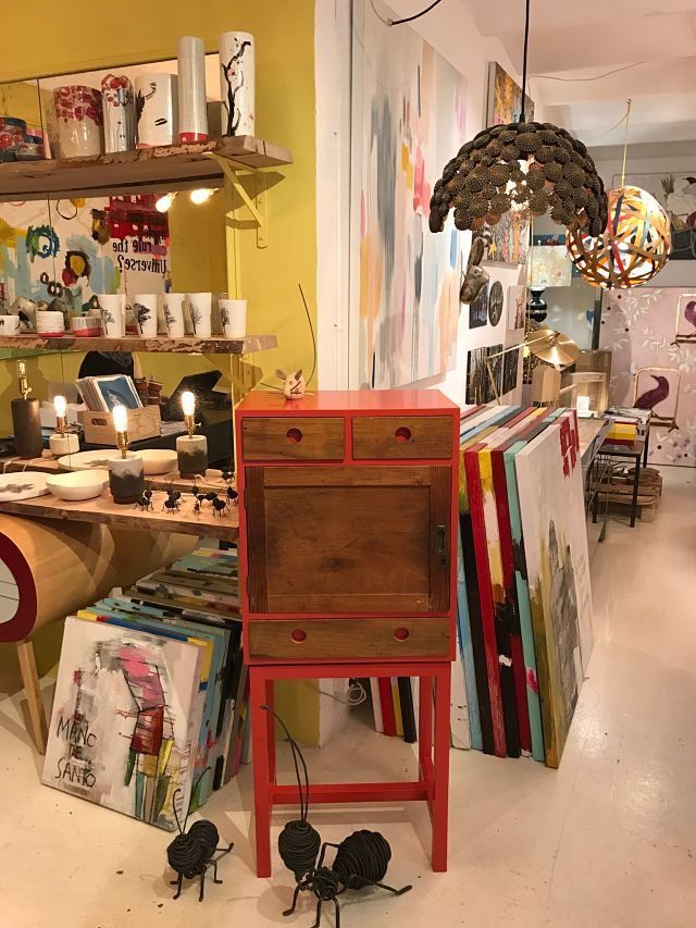 Muebles y objetos de decoración en Ici et là