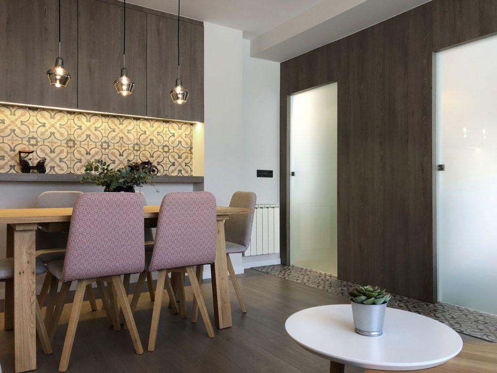 Comedor en proyecto de interiorismo moderno Comedor en proyecto de interiorismo moderno
