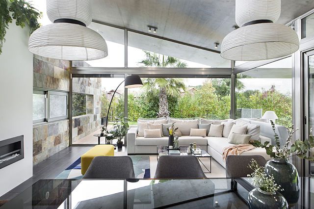 Salón de diseño en casa de vacaciones