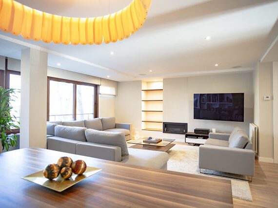 Salón de vivienda reformada en Majadahonda